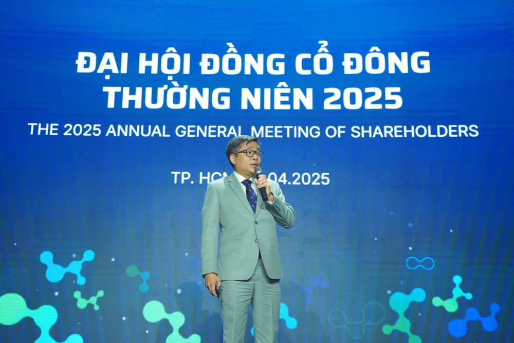 Ông Nguyễn An Duy – Phó Tổng Giám đốc Imexpharm trình bày chiến lược tài chính tại ĐHĐCĐ 2025 Ông Nguyễn An Duy – Phó Tổng Giám đốc Imexpharm trình bày chiến lược tài chính tại ĐHĐCĐ 2025